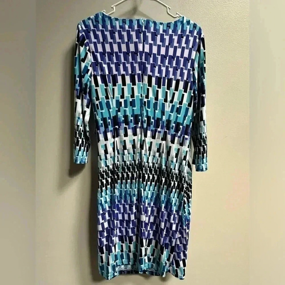 SOLD | Chico’s Geometric Wave Raine Faux Wrap Body-Con Ruched Dress Women’s 1/M - Picture 6 of 8